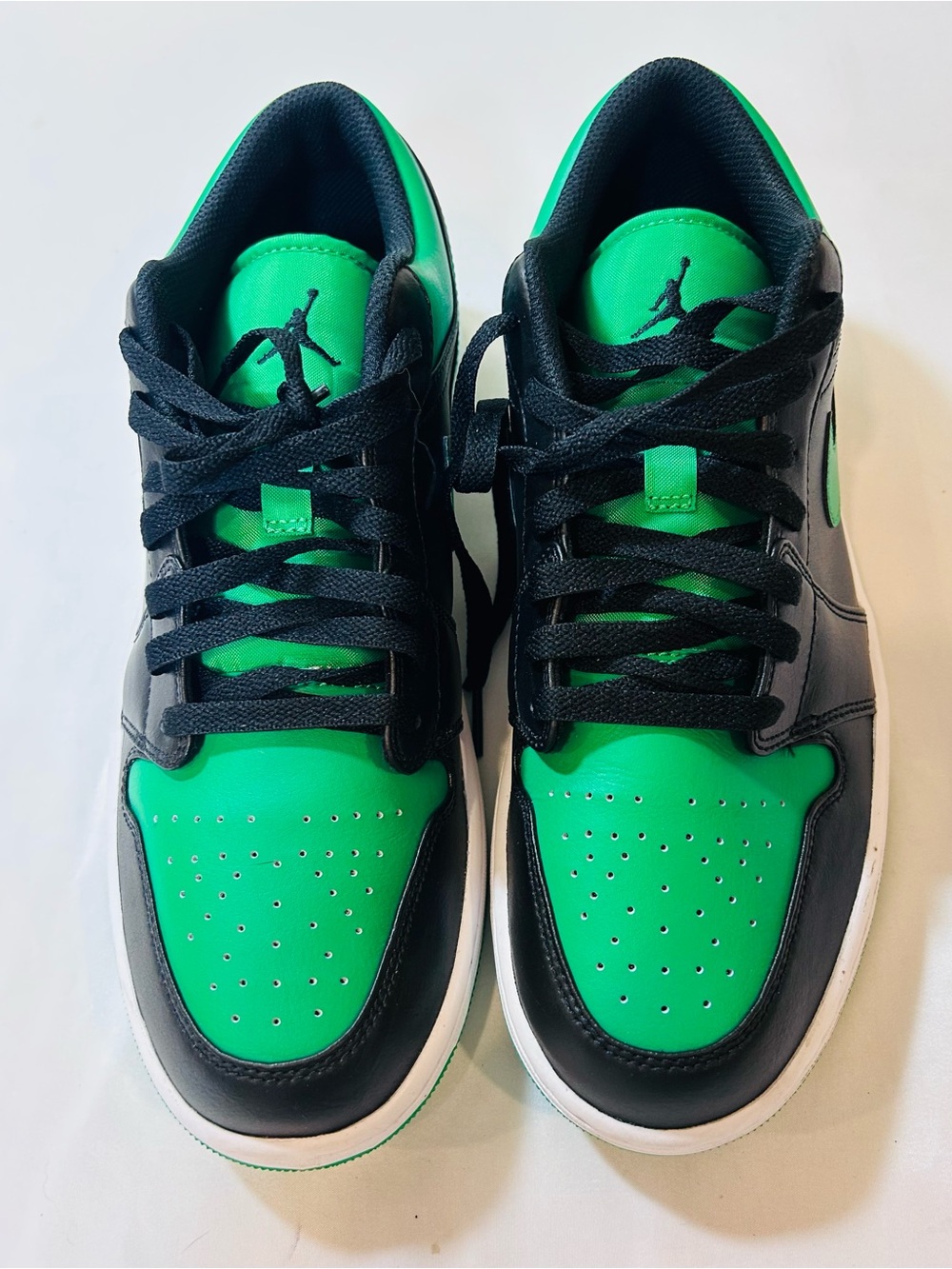 Nike Air Jordan 1 Low Black Green Glow Men’s Sneakers Shoes Size 10 excellent